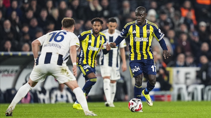 Fenerbahçe sahasında Kasımpaşa'yla berabere kaldı