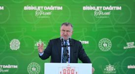 Bakan Bak: Gençlerle çok ciddi projeler gerçekleştiriyoruz